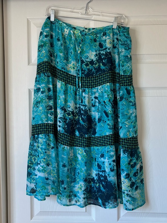 Sag Harbor Dresses & Skirts - 😱 SALE - Sag Harbor Blue Teal Patterned Midi Skirt